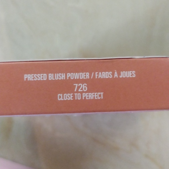 3/$20 NIB NWT Kylie Jenner cosmetics Pressed Blush Powder - Picture 5 of 6